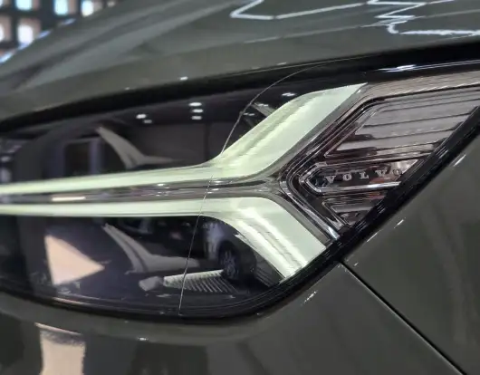 VOLVO-XC40-2021