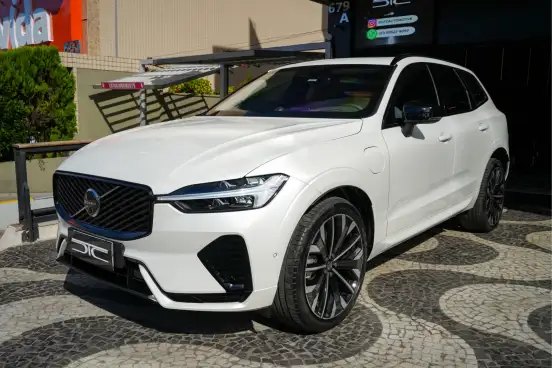 VOLVO-XC60-2025