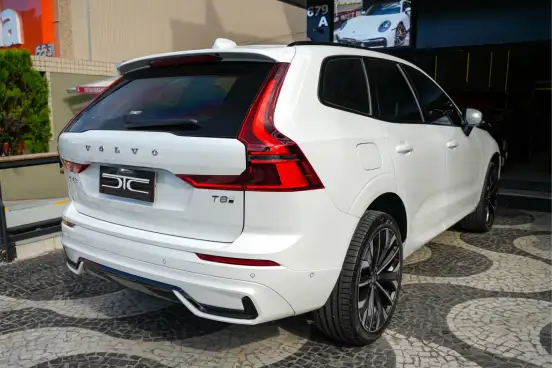 VOLVO-XC60-2025