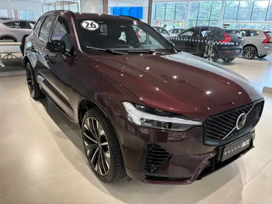 VOLVO-XC60-2025