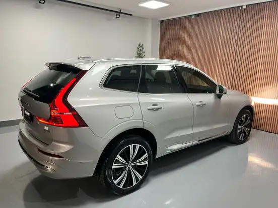 VOLVO-XC60-2021