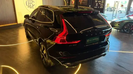 VOLVO-XC60-2024