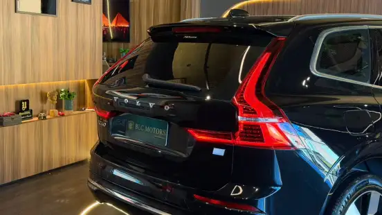VOLVO-XC60-2024
