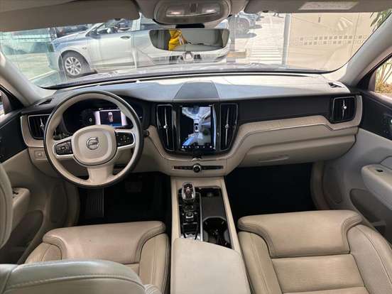 VOLVO-XC60-2021