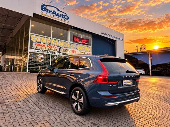 VOLVO-XC60-2022