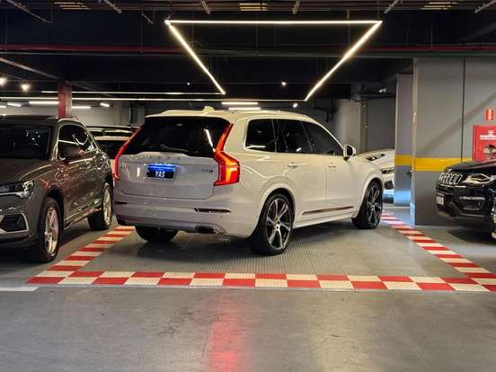 VOLVO-XC90-2016