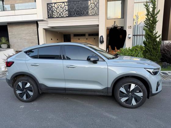 VOLVO EX30 69 KW ELÉTRICO PLUS