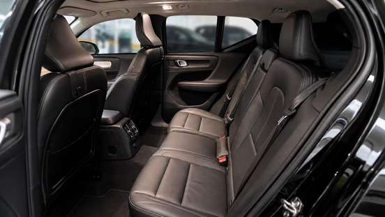 VOLVO-XC40-2020