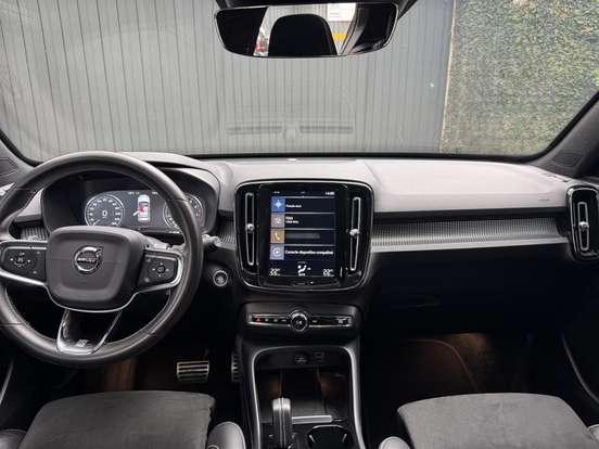 VOLVO-XC40-2.0 T5 GASOLINA R-DESIGN AWD GEARTRONIC VOLVO-XC40-2018