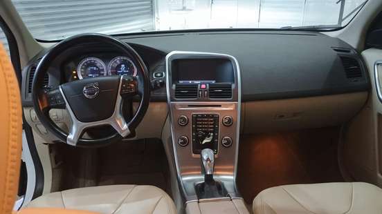 VOLVO-XC60-2013