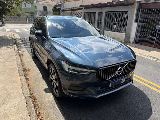 VOLVO-XC60-2017