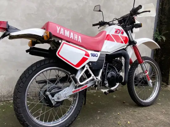 YAMAHA-DT 180 YAMAHA-DT 180-1988