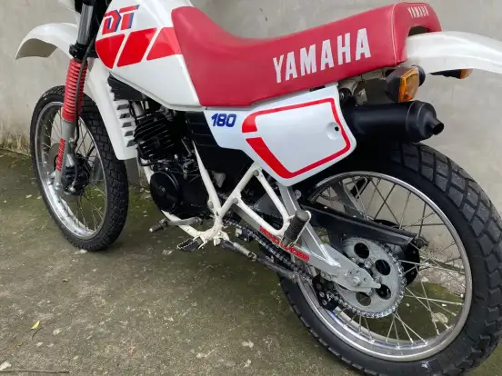 YAMAHA-DT 180 YAMAHA-DT 180-1988