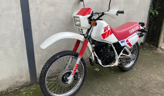 YAMAHA-DT 180-1988
