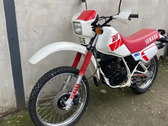 YAMAHA-DT 180 YAMAHA-DT 180-1988