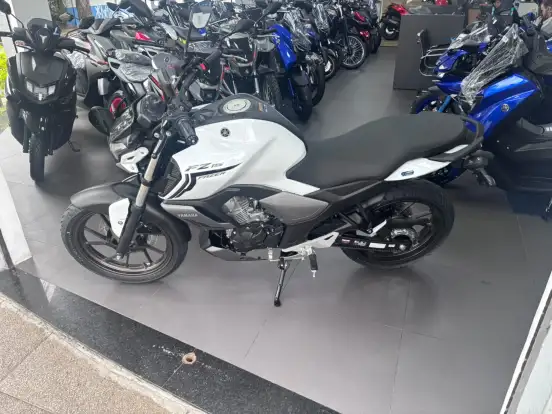 YAMAHA-FZ15 FAZER CONNECTED ABS-2026
