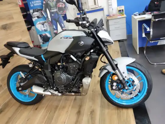 YAMAHA-MT-07 CONNECTED ABS-2025