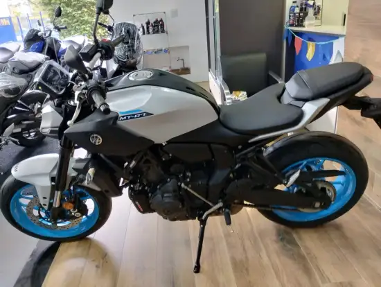 YAMAHA-MT-07 CONNECTED ABS-2025
