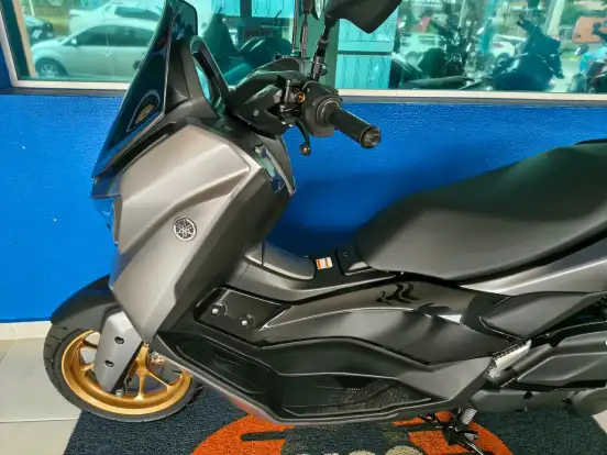 YAMAHA-NMAX CONNECTED 160 ABS-2025