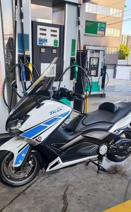 YAMAHA TMAX 