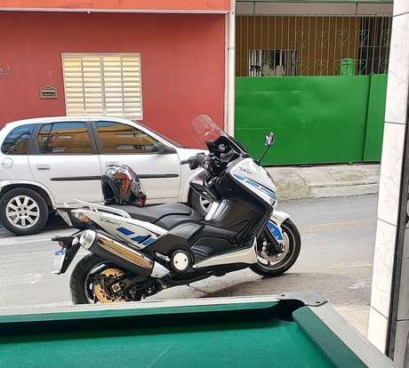 YAMAHA-TMAX-2013