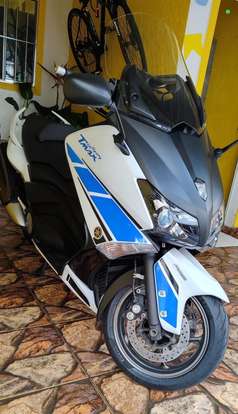 YAMAHA-TMAX-2013