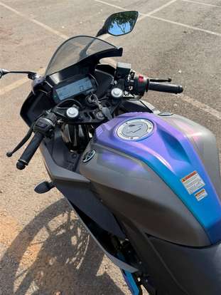 YAMAHA-YZF R15-2024
