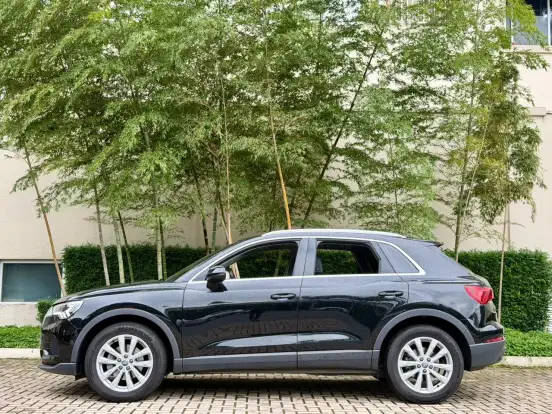 AUDI-Q3-2020