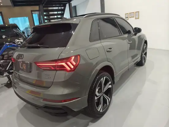 AUDI-Q3-2.0 40 TFSI GASOLINA PERFORMANCE BLACK PLUS QUATTRO TIPTRONIC AUDI-Q3-2024