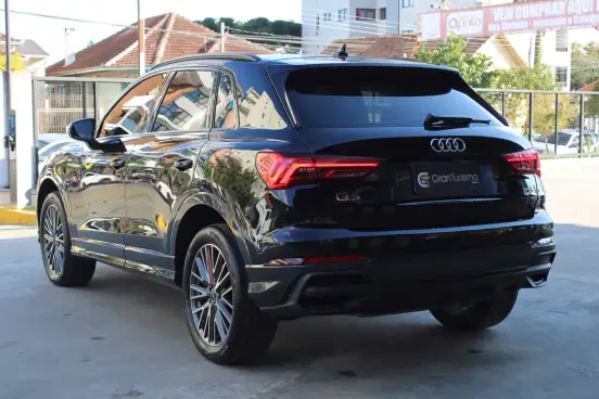 AUDI-Q3-2023
