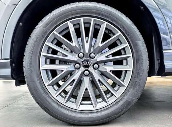 AUDI-Q3-2024