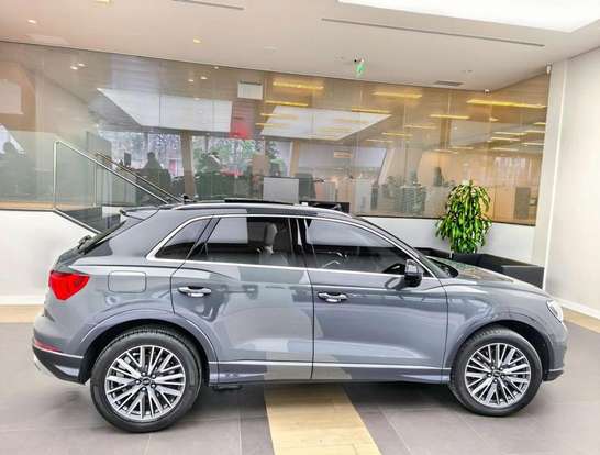 AUDI-Q3-2024