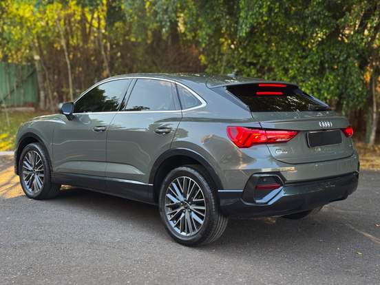 AUDI-Q3-2024