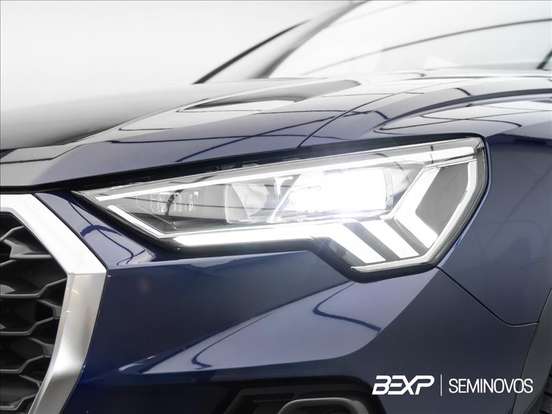 AUDI-Q3-2023