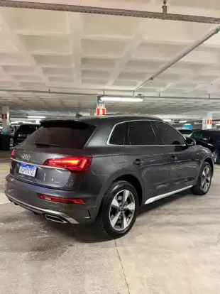 AUDI-Q5-2022