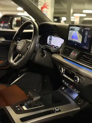 AUDI-Q5-2022
