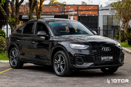 AUDI-Q5-2022