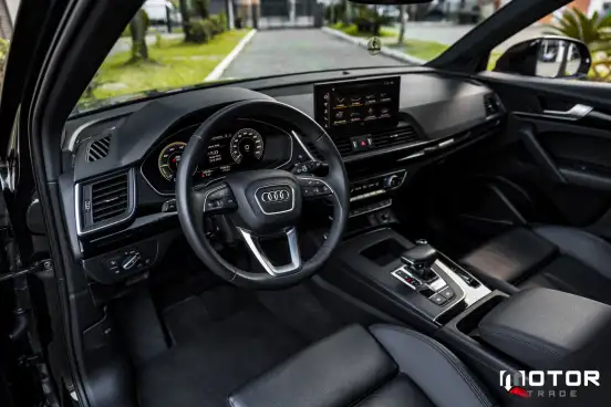AUDI-Q5-2022