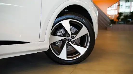 AUDI-Q5-2025