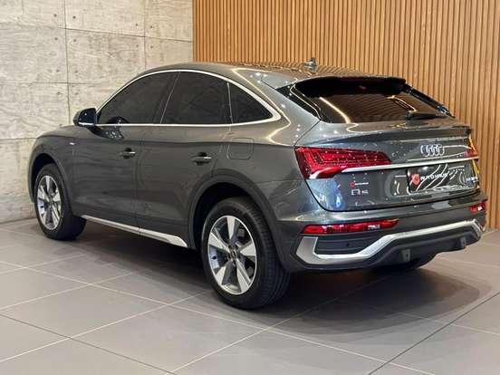 AUDI-Q5-2023