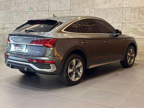 AUDI-Q5-2023