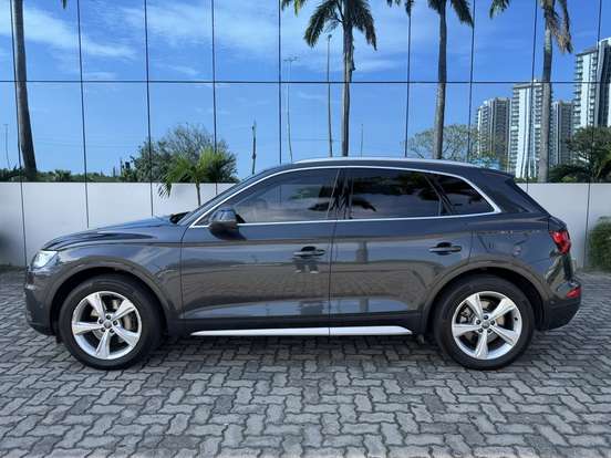 AUDI-Q5-2019