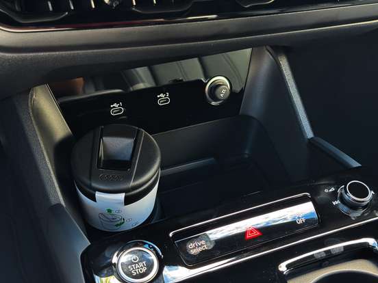AUDI-Q6 E-TRON-100 KW ELÉTRICO S LINE QUATTRO AUDI-Q6 E-TRON-2026