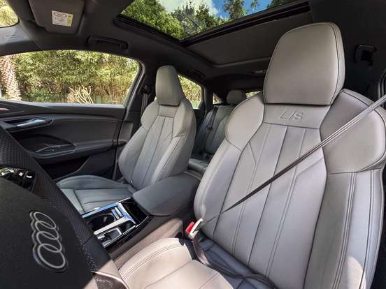 AUDI-Q6 E-TRON-2026