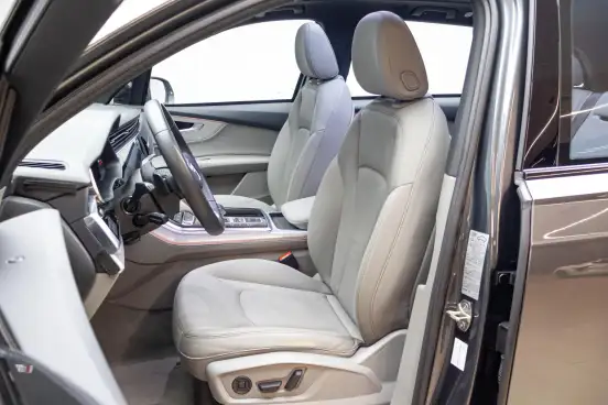 AUDI-Q7-2022