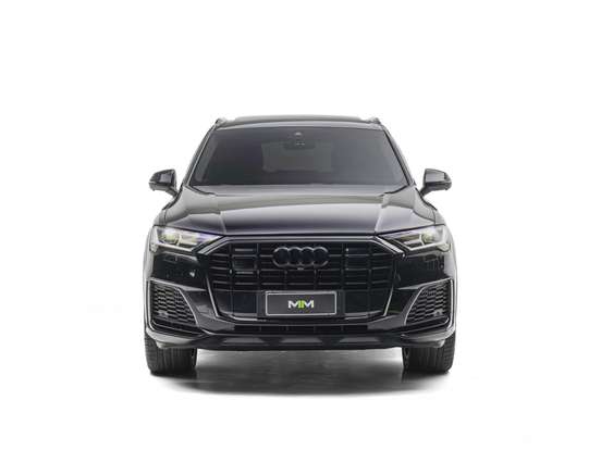 AUDI-Q7-2021