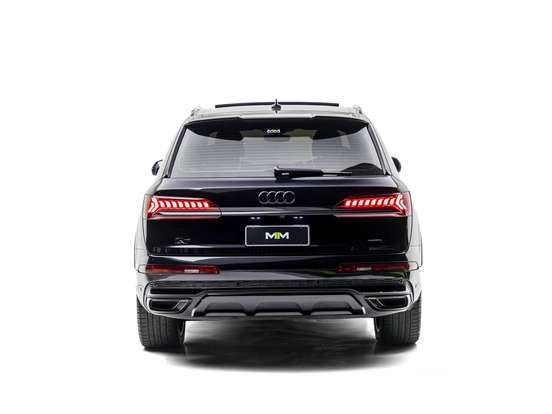 AUDI-Q7-2021