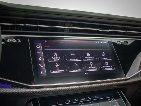 AUDI-Q7-2021