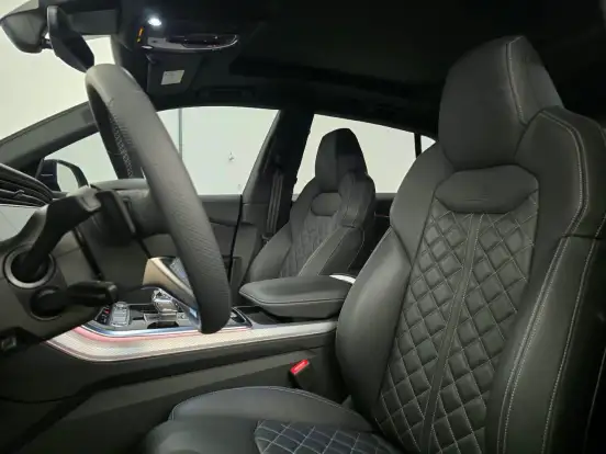 AUDI-Q8-2025