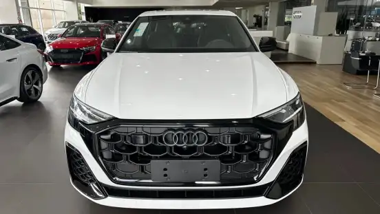 AUDI-Q8-2025